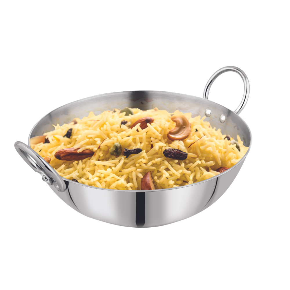 Vinod claro heavy gauge kadai (plain) with 2.5 mm, set of 2, capacity 3.2 litre & 3.8 litre (26cm & 28cm), in-use view