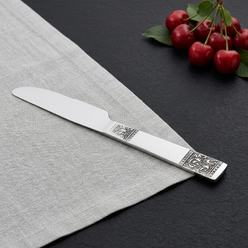 Vinod Moscow stainless steel dinner knife set of 6, front view