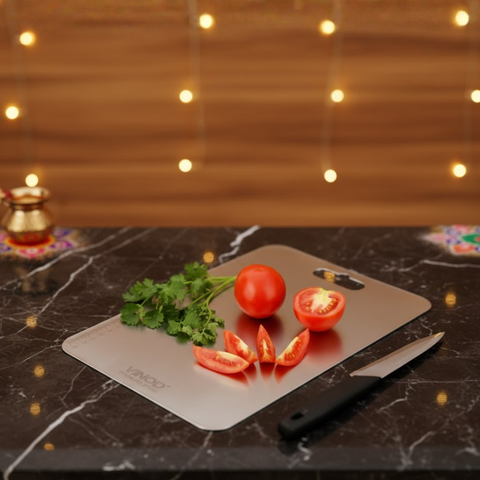 विनोद स्टेनलेस स्टील चॉपिंग बोर्ड - रसोई के लिए कॉम्पैक्ट 30.5 x 20 सेमी कटिंग बोर्ड, जंग-रोधी, अत्यधिक टिकाऊ, जगह बचाने वाला, मांस, फल और सब्जियों के लिए आदर्श