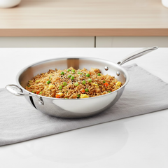 विनोद डोनिव टाइटेनियम ट्रिपली स्टेनलेस स्टील वोक साइड हैंडल के साथ 28 सेमी, क्षमता 4.00 लीटर 